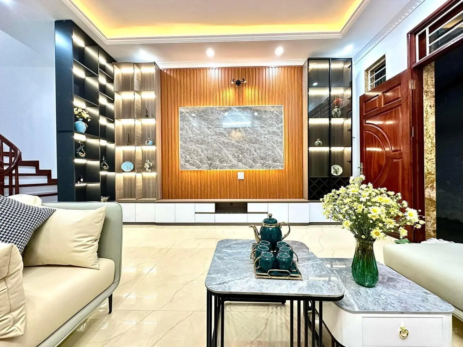 Chính chủ bán nhà Phú Thượng, phân lô, ô tô đỗ cửa, 30m ra mặt phố, nhà đẹp ở ngay. 6,x tỷ