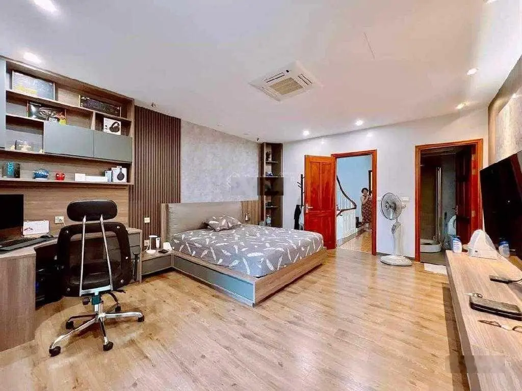 (DT 122m2 mặt tiền 10m) biệt thự 3 thoáng - sân vườn giá 24.2 tỷ đÔng Quan Nghĩa Đô Cầu Giấy