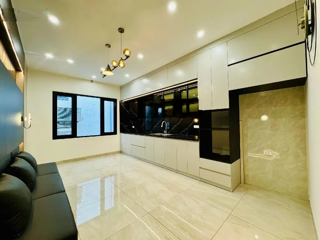 Bán nhà phố Hoa Lư, Lê Đại Hành, Bà Triệu 40m2 xây 5T thang máy, ngõ 3m, hơn 10 tỷ