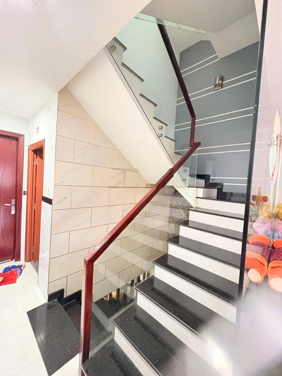 Bán nhà 2 mặt hẻm - hẻm rộng 4-5m , cách đường lê co 13m nhà đẹp ở ngay sổ hồng chính chủ