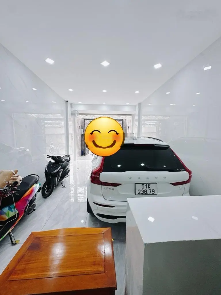 Nhà đẹp 72,7 m2, 4 tầng, thang máy, mặt tiền Nguyễn Biểu kế Q1. 23 tỷ