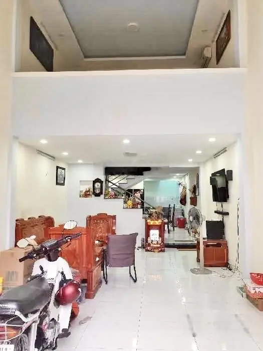 Bán gấp nhà đường số 29 khu Tên Lửa - 83 m2 - 2 PN 2 WC - hẻm xe hơi