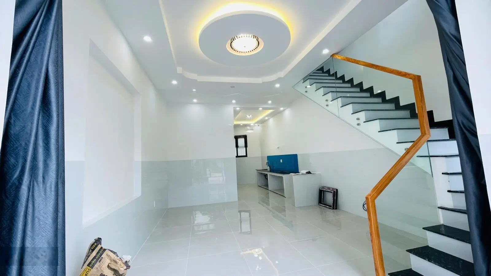 Nhà mới trung tâm TT Long Điền - BRVT DT: 85m2 - xây dựng 60m2 1 trệt 1 lầu
