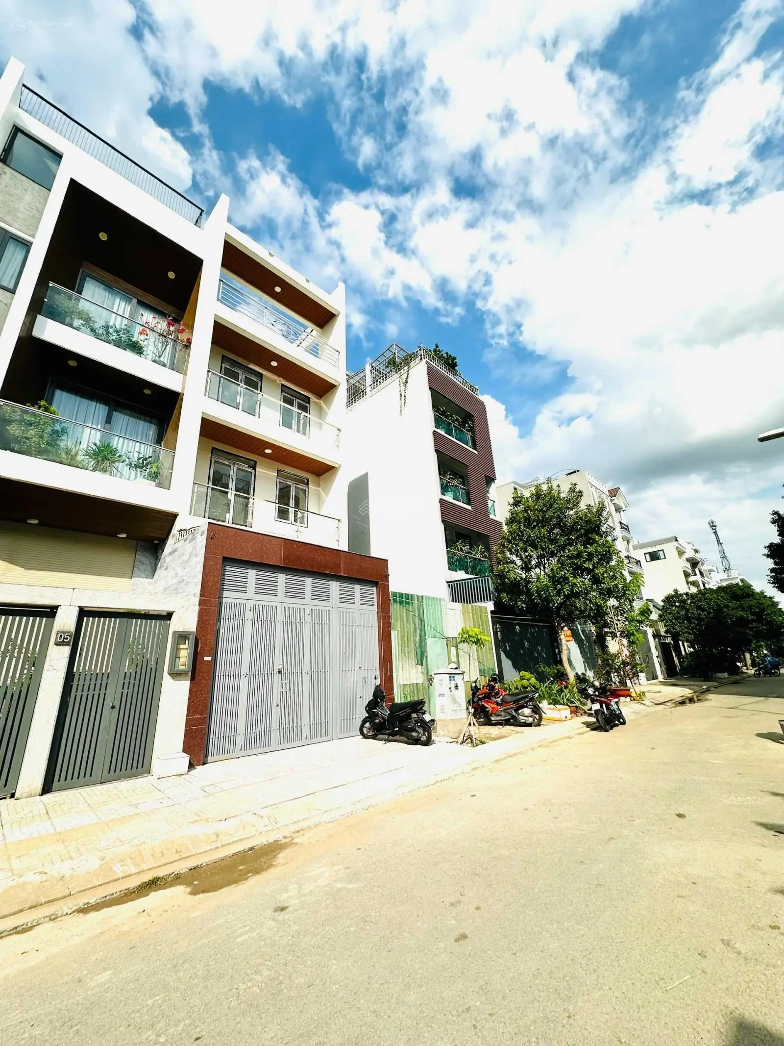 Bán nhà 4 tầng giá thương lượng, diện tích 100 m2, tại An Phú, quận 2