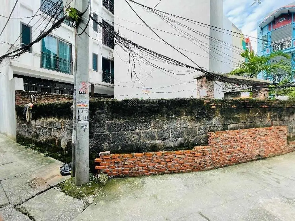 Bán 75m2 đất sổ đỏ phố Hoàng Mai - Gốc Đề. Lô góc 3 mặt thoáng