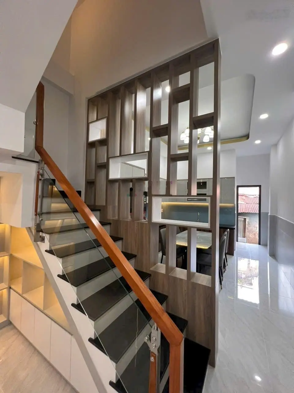 Nhà 2lầu mới đường phan văn trị , p10 , quận - gv