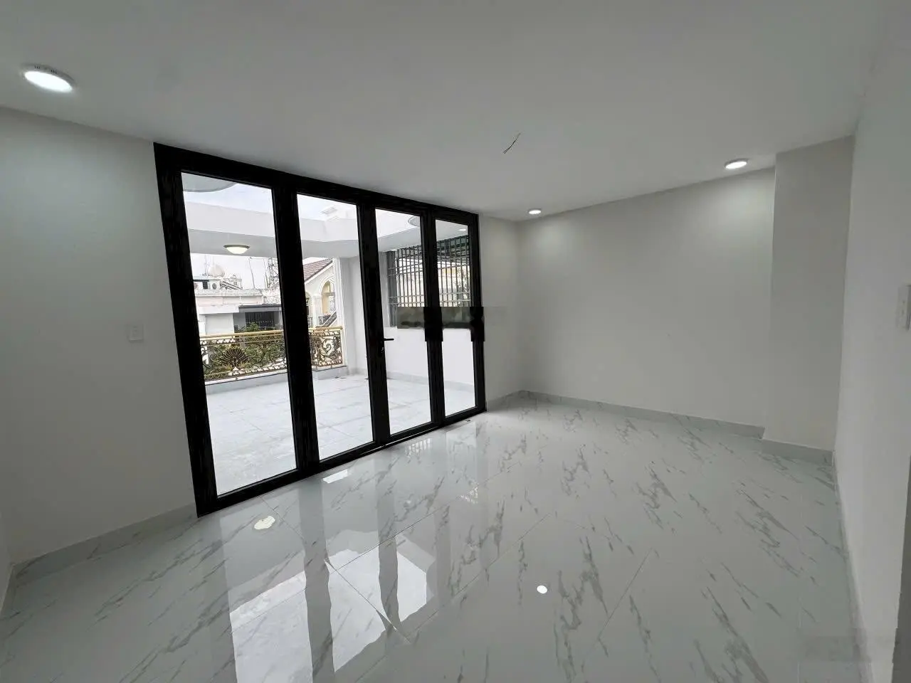 Mặt tiền KDC tên lửa - Chợ Da sà 5x20m - 4 tầng mới vào ở ngay chỉ 13.5 tỷ TL