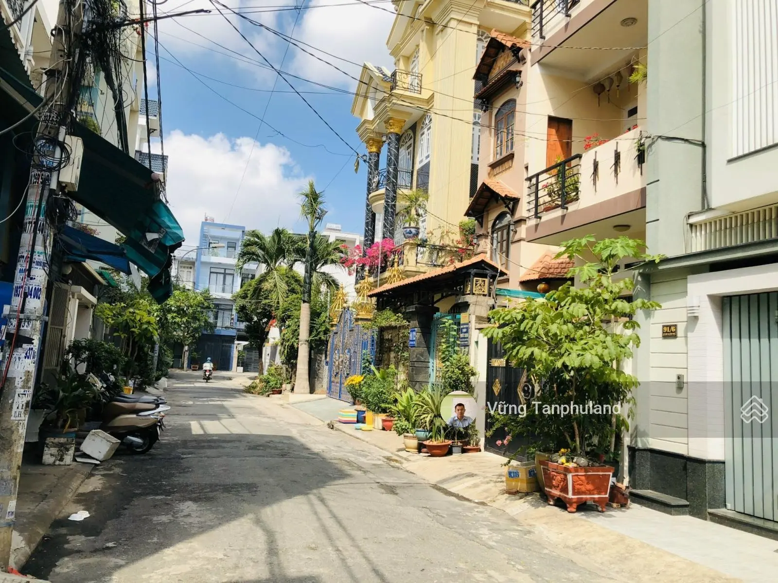 Bán nhà hẻm 8m đường Lê Sát, Phường Tân Quý, quận Tân Phú. 5mx20m, 1 lầu, giá 10 tỷ,