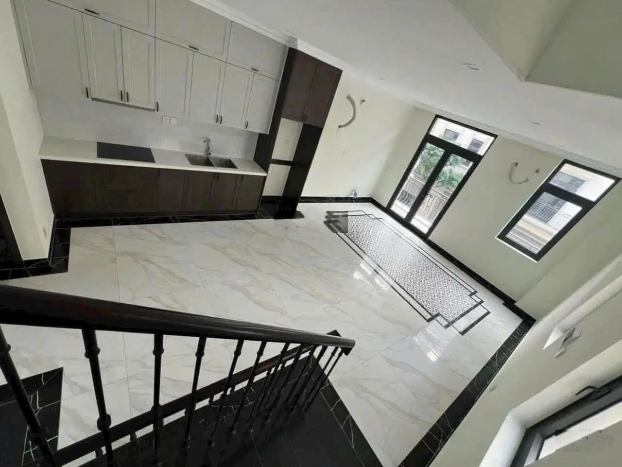 Cần bán liền kề chà là gần vườn hoa đã hoàn thiện 5 tầng diện tích 58,5m giá chỉ 6,3 tỷ bao phí