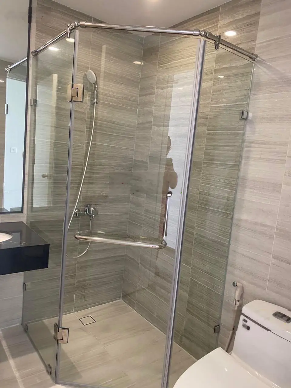 Cần bán căn hộ chung chư Gofl View Lê Phong Bình Dương, 2pn2wc tầng thấp, diện tích 72m2