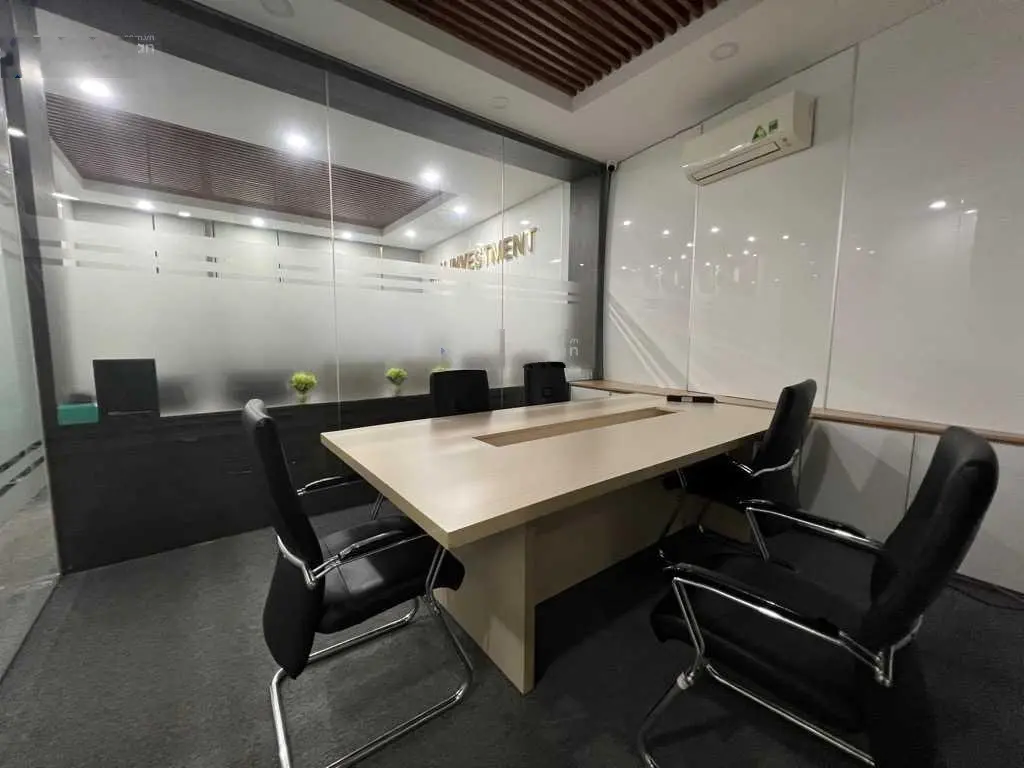 Bán toà nhà siêu khan hiếm mặt tiền Lê Hồng Phong - Quận 5. DT = 212m2. Giá chỉ: 200 tỷ (TL)