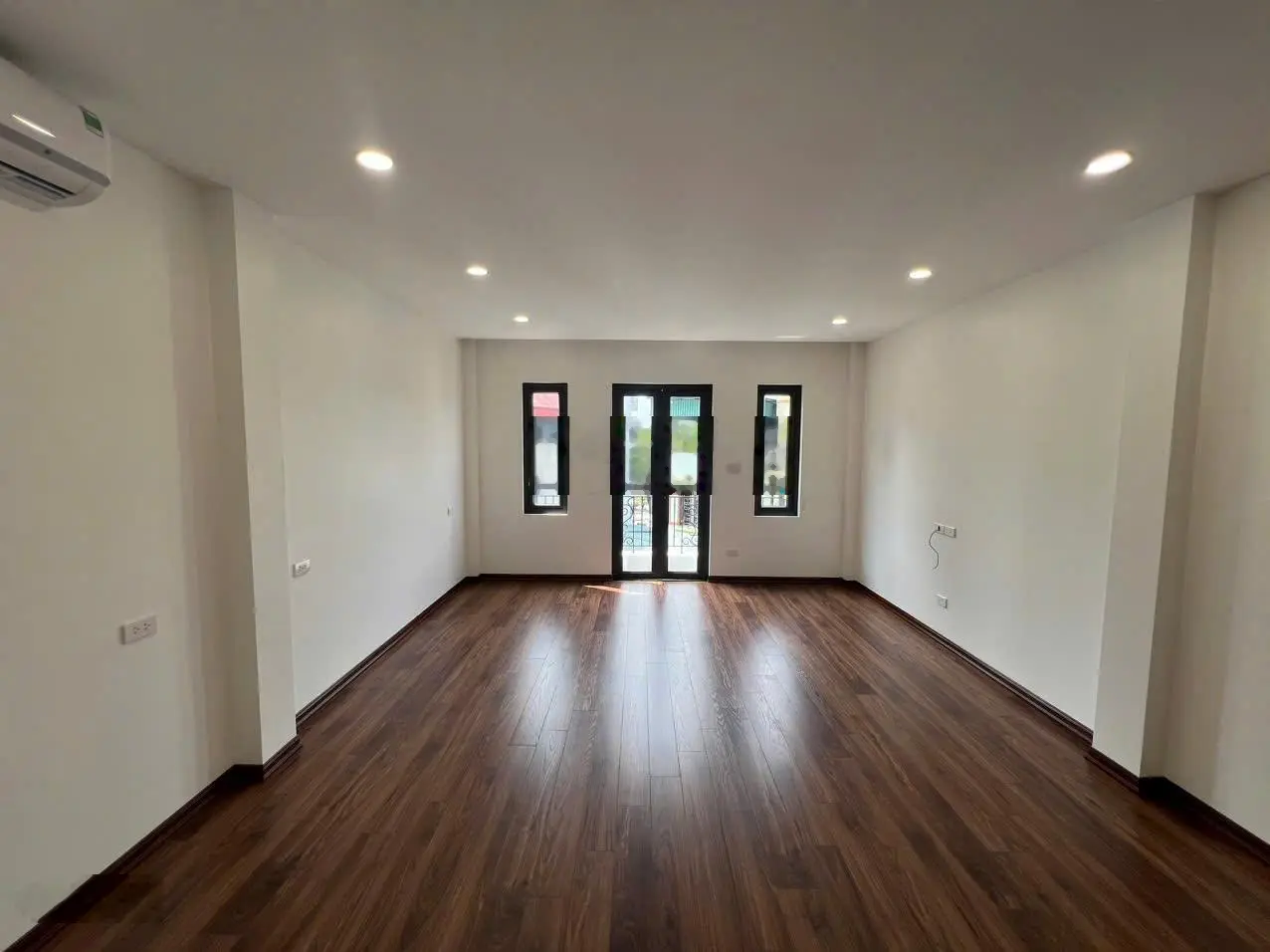 Cổ linh aeon long biên 50m2 6 tầng thang máy full nội thất oto tránh kd