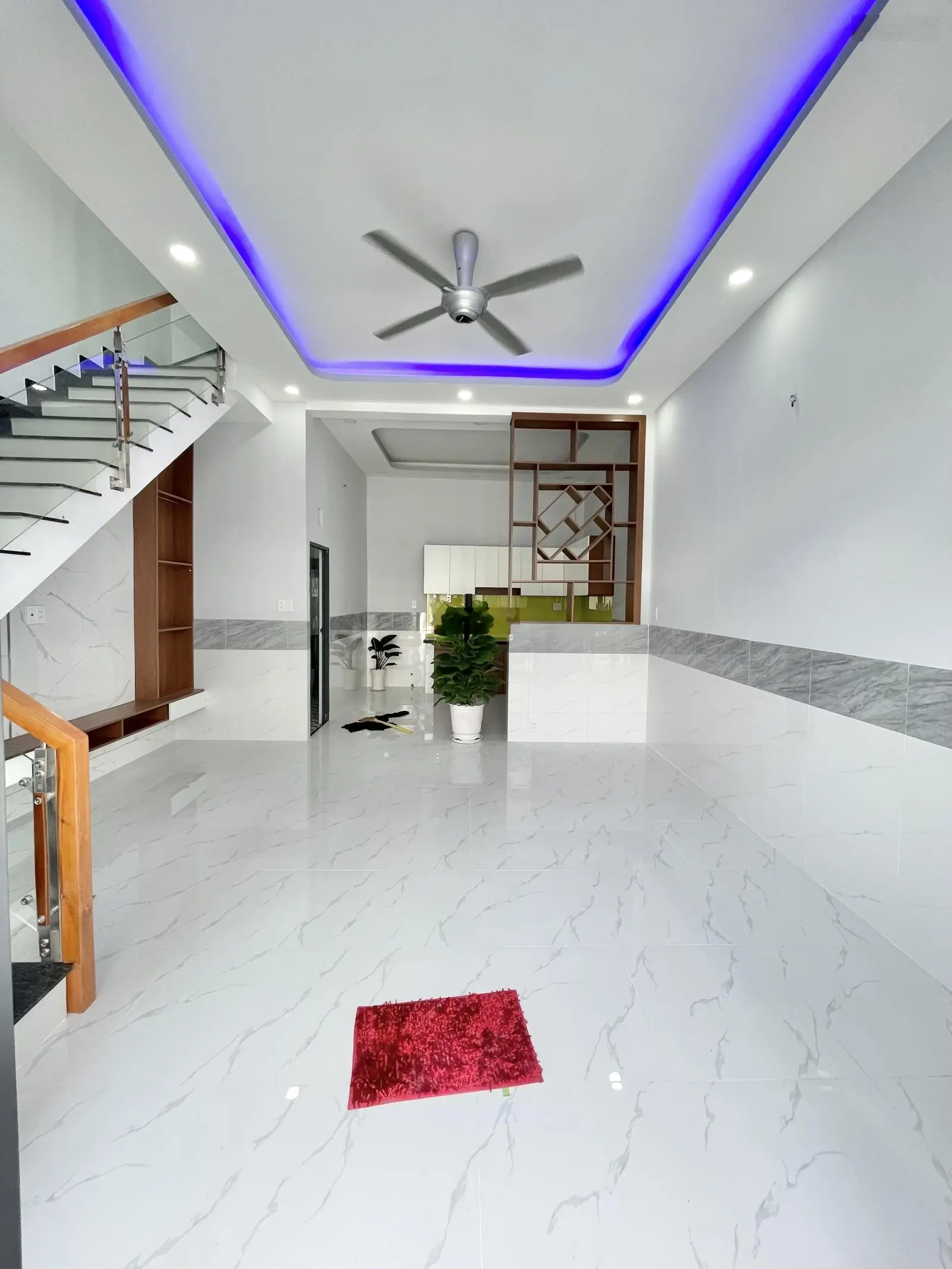 Cần bán nhà mới hoàn thiện ngang 5M ngay đường nguyễn đức thiệu phường dĩ an vào 1 sẹc tới nhà