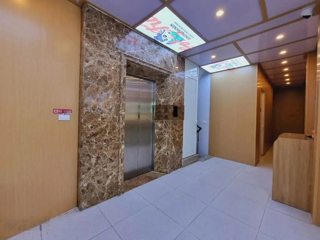 Mặt phố - Trần Khát Chân - kinh doanh đỉnh - vỉa hè rộng - thang máy