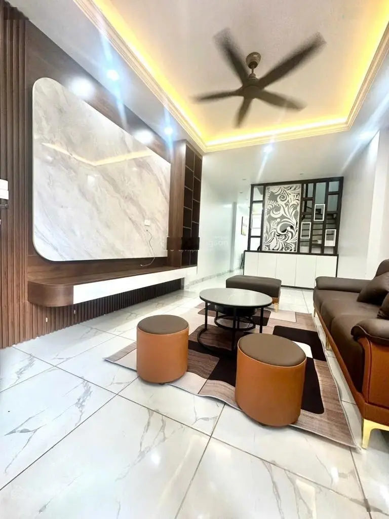 Bán nhà ngõ 462 ngọc thụy phân lô ô tô vào nhà nhà đẹp 4 tầng khu dân trí cao an sinh tuyệt vời