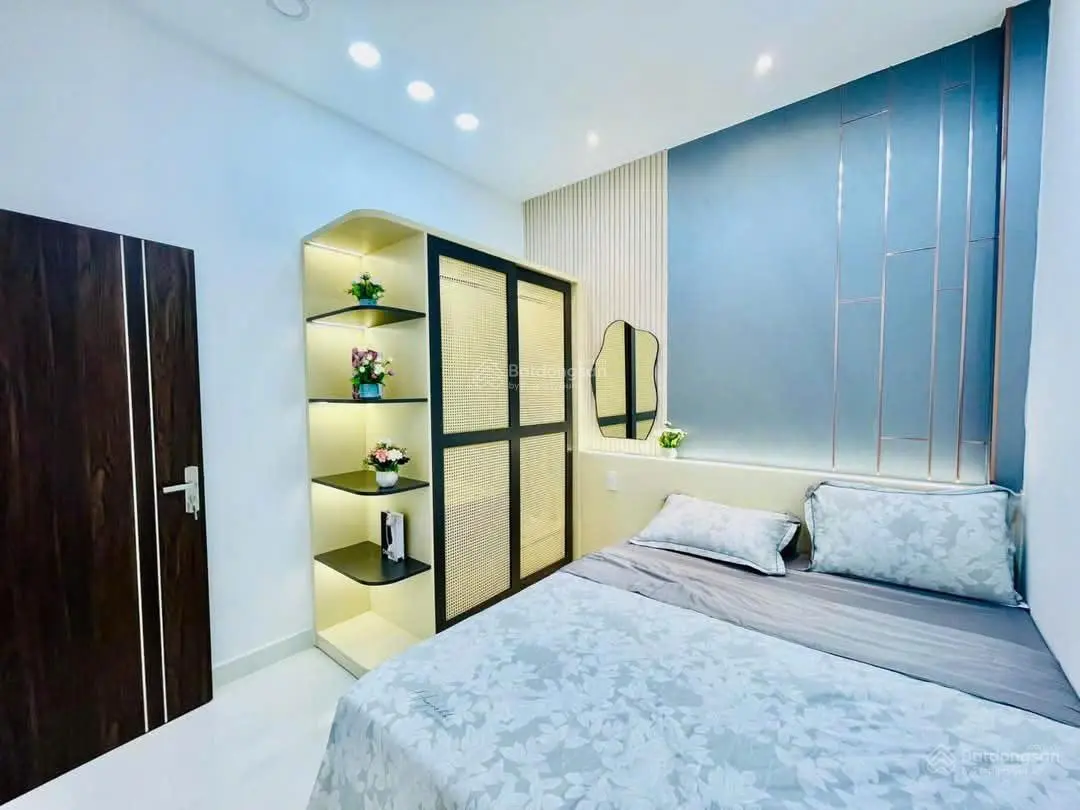 Bán nhanh nhà Hồ Văn Huê,p9, Phú Nhuận gần Công Viên Gia Định DT 60m2 hẻm xe hơi, giá 2ty800, SHR