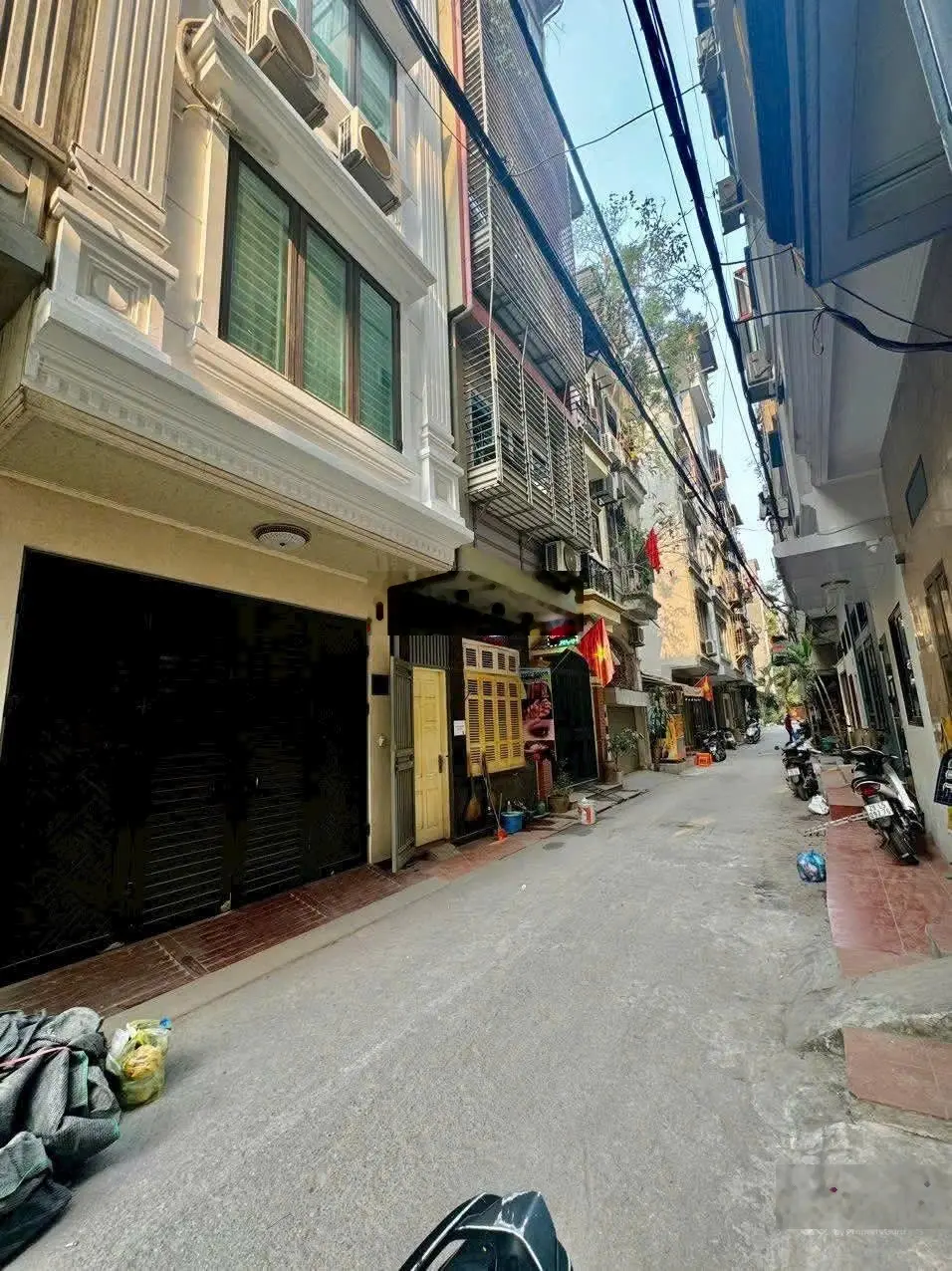 Bán nhà 5 tầng phố Trần Quốc Hoàn, Phân lô 2 mặt ngõ Ô tô, 13tỷ8