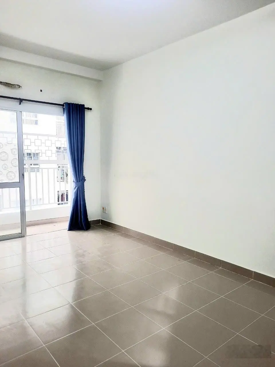 Lotus Garden 2 phòng ngủ cần bán, diện tích 67m2, sổ hồng chính chủ, hỗ trợ vay, giá bán 2.850 tỉ