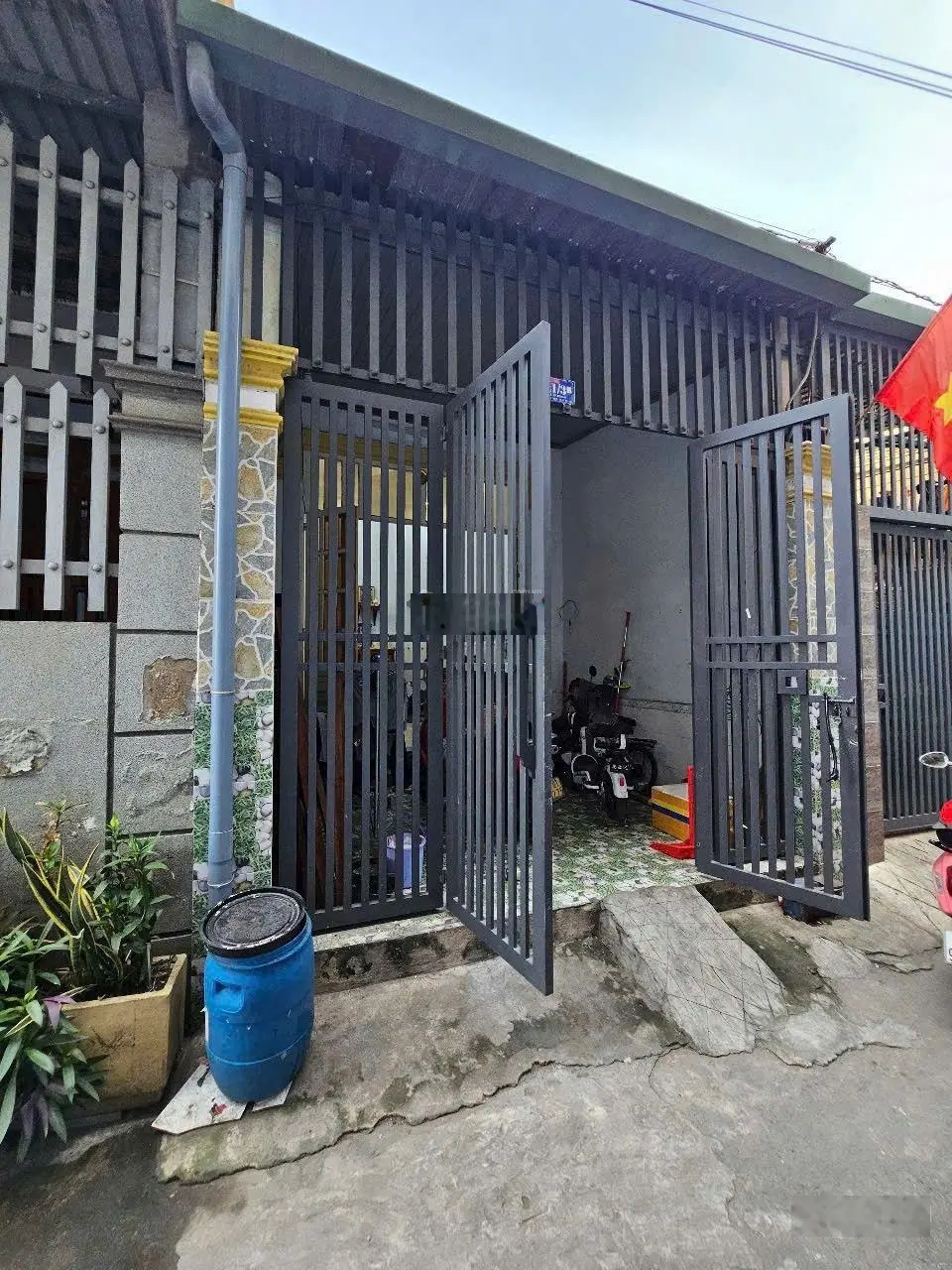 Thương lượng mạnh, bán gấp căn nhà 60m2, bao phí, Sổ sách có sẵn