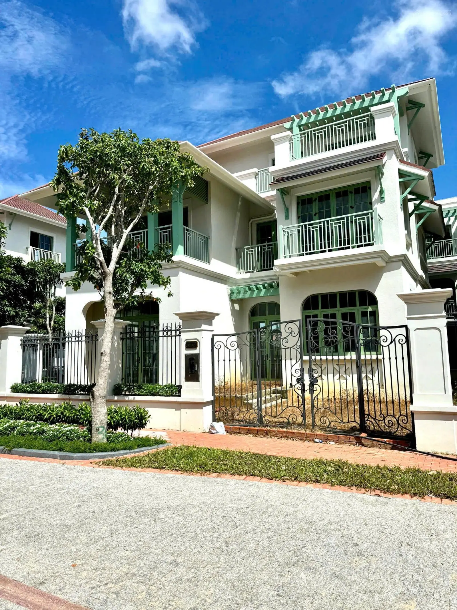 Chính chủ bán nhanh biệt thự đơn lập tại Sun Tropical Village , giá bán tốt nhất dự án.