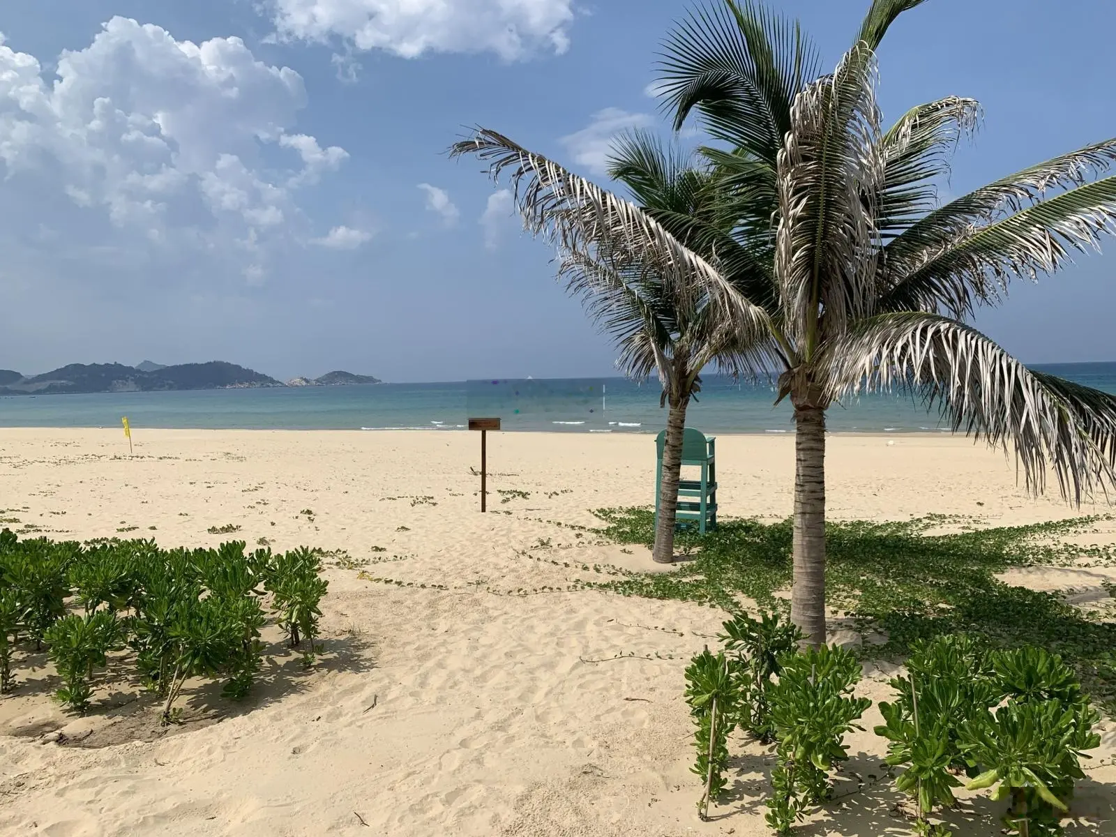 Maia Beach Front Villa - nơi thềm nhà là biển. Giá cực hấp dẫn, LH 0905 399 ***