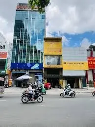 Góc 2 MT Tô Hiến Thành, P. 13, Quận 10. DT: 7x25m. HĐT: 150 triệu/tháng/còn 3 năm. Giá: 56 tỷ