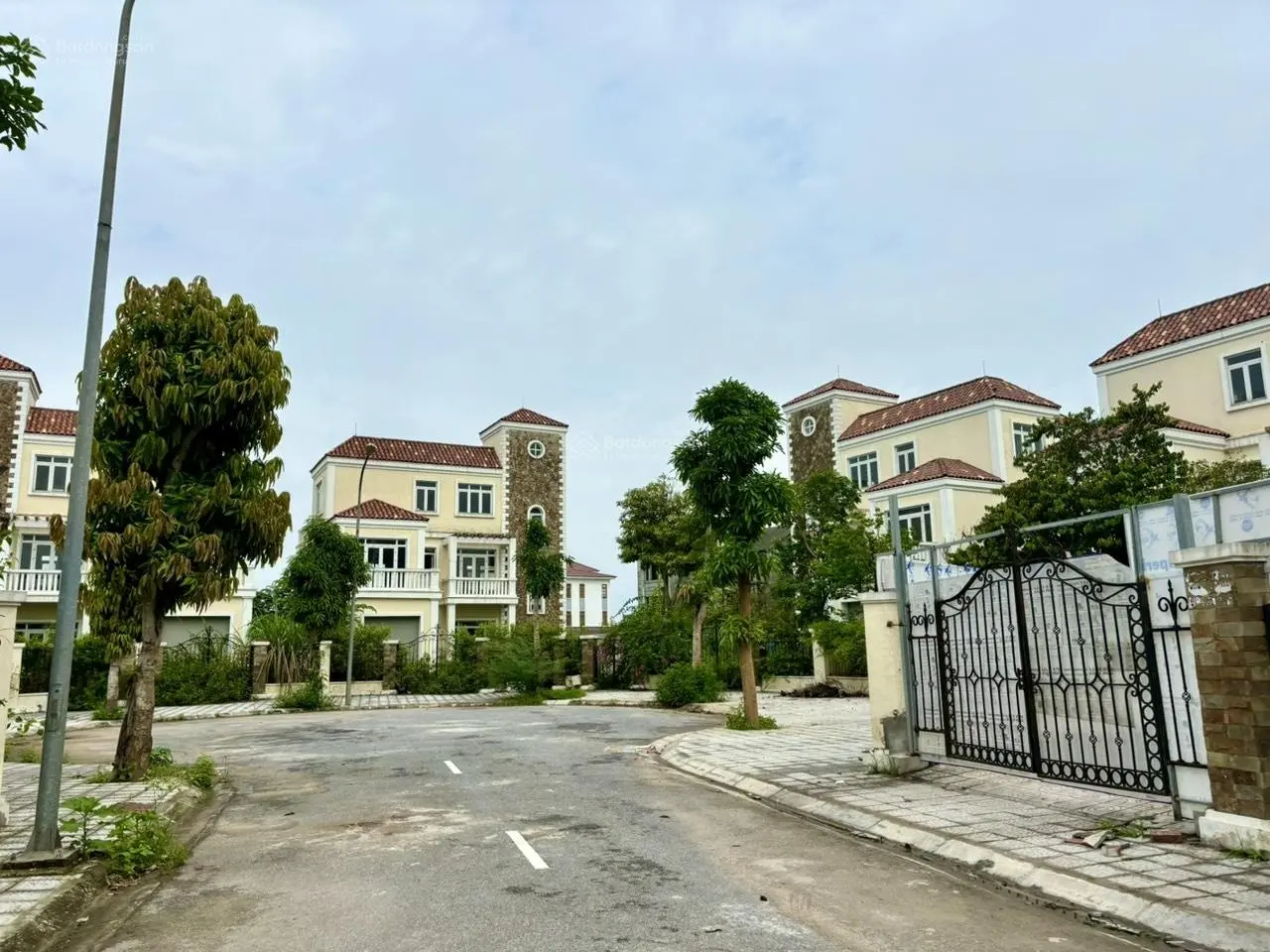 Bán biệt thự view được hồ điều hòa tại khu đô thị Nam An Khánh - 593m2, giá chỉ 100 triệu/m2