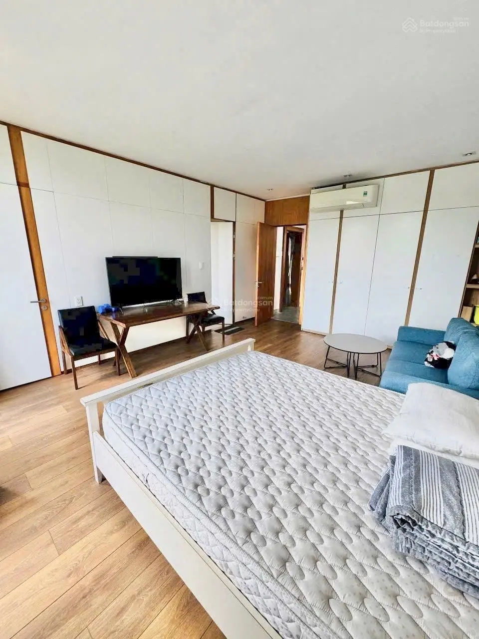 Bán nhà đẹp view sông, 4 tầng giá 22.8 tỷ, khu dân cư đồng bộ, an ninh, nhà thoáng mát, hiện đại