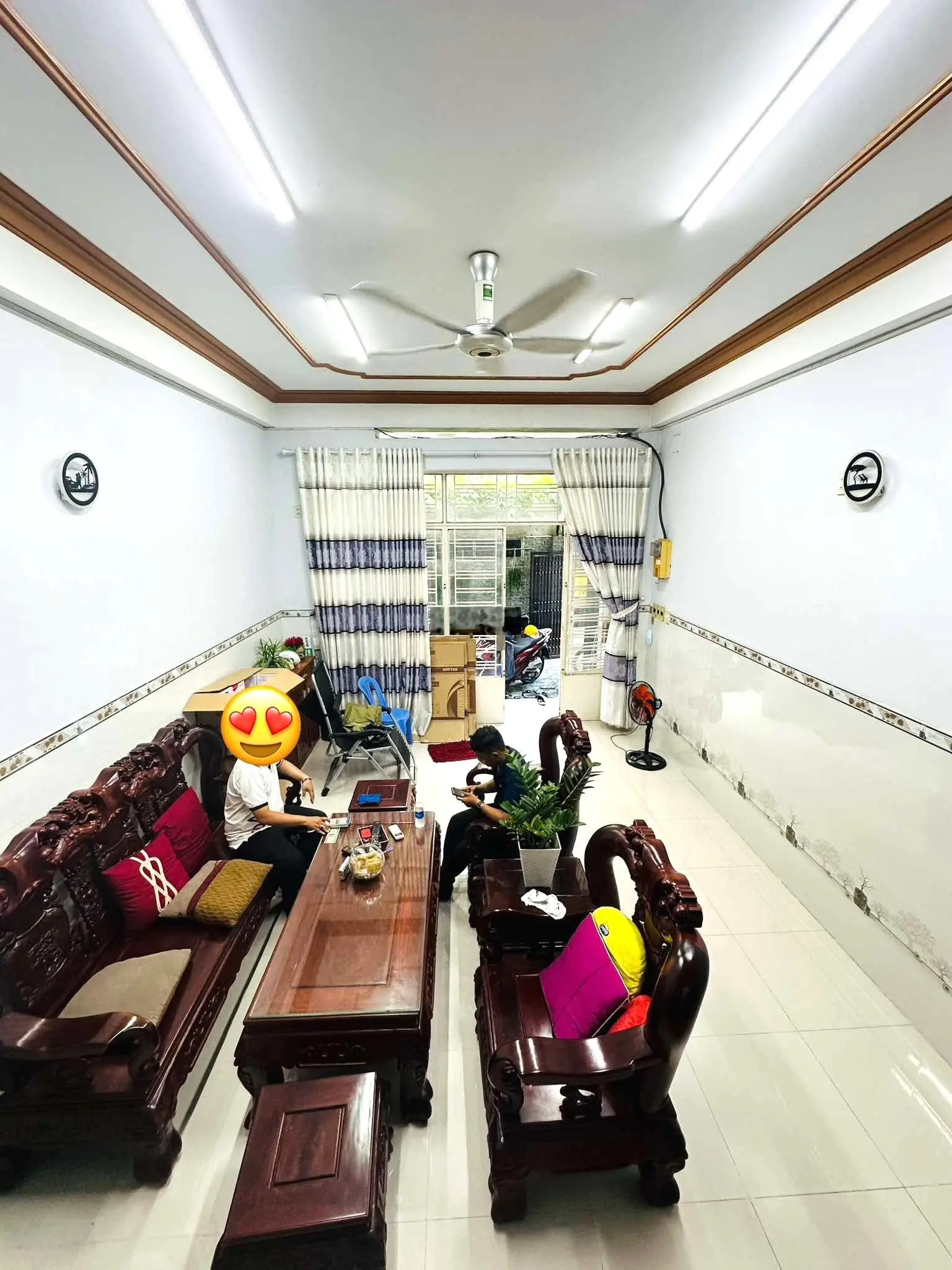 Gần etown cộng hoà. nhà mới đẹp. 4.5 x18.5m nở hậu. hoàn công đủ. tặng nội thất. chỉ 8.7t mq 66