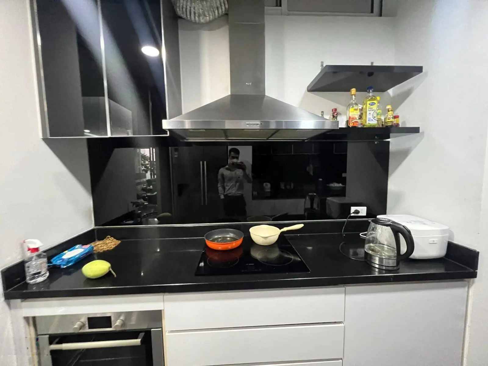 (Giá thật) Chính chủ bán căn 135m2, 3 phòng ngủ + tầng trung 9,5 tỷ, chung cư Bohemia