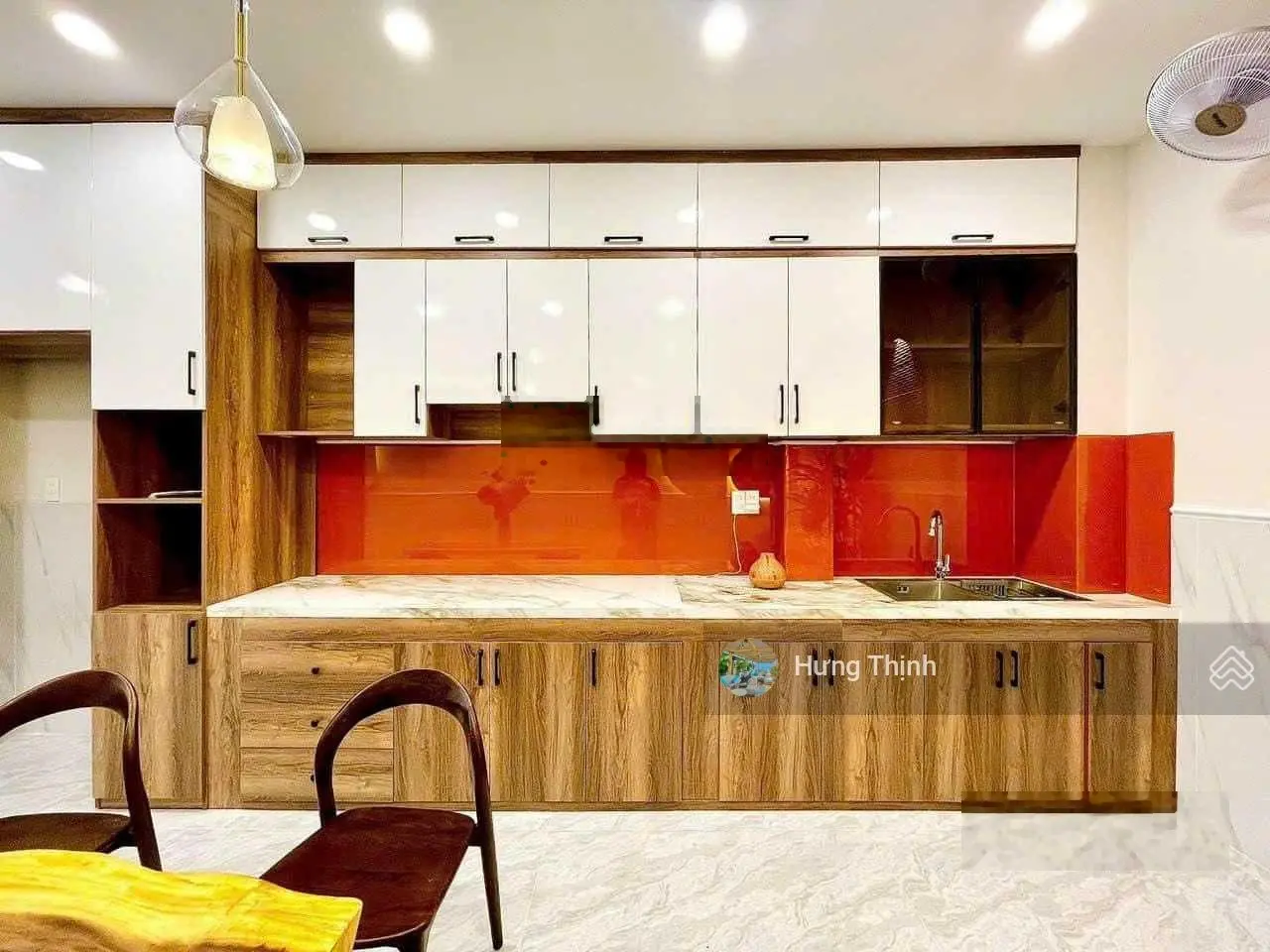 Chủ ngộp mạnh bán gấp căn nhà đường Đinh Đức Thiện, Bình Chánh, 83m2, giá 950tr, ngay chợ, sổ riêng