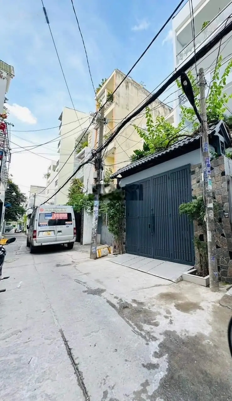 Kẹt tiền bán gấp nhà đường Đội Cung, Quận 11. Giá 2tỷ600. Hẻm xe hơi. Sổ hồng riêng. Sang tên ngay