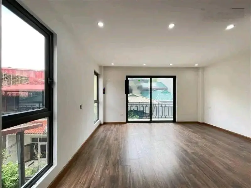 Bán nhà mặt phố Ngọc Hà, BD, DT: 60 m2x5 T, MT: 6 m, giá 32 tỷ