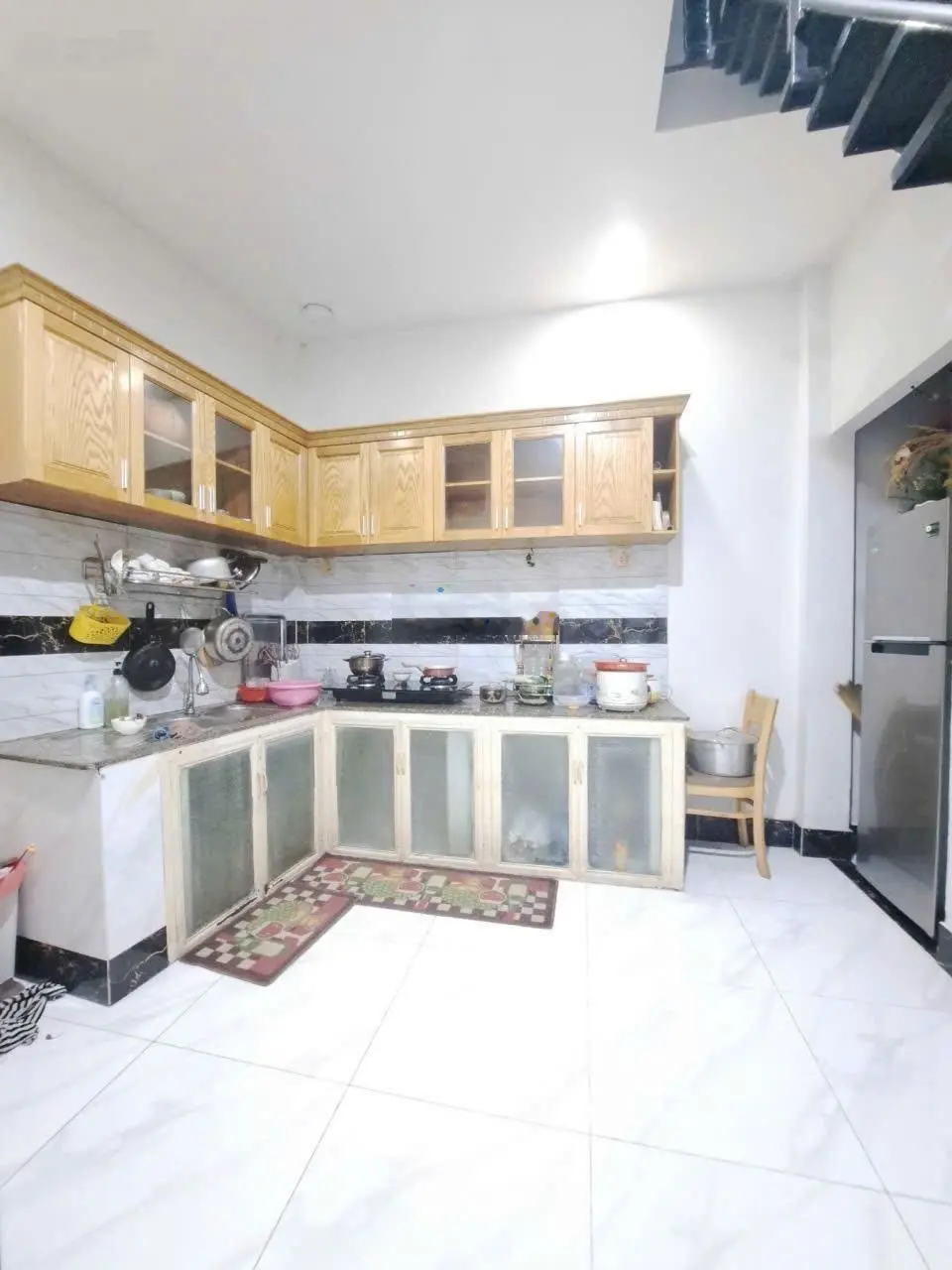Kẹt bán gấp nhà đông hoà -dĩ an- 1 trệt 1 lầu-2pn- hẻm 5m- giá 2,95tỷ -lh 0975058869