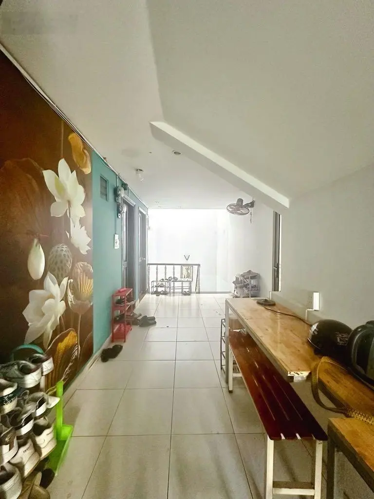 Nhà sát mặt tiền Nguyễn Thái Sơn, 12x14m, 8 phòng dịch vụ, 13.5 tỷ