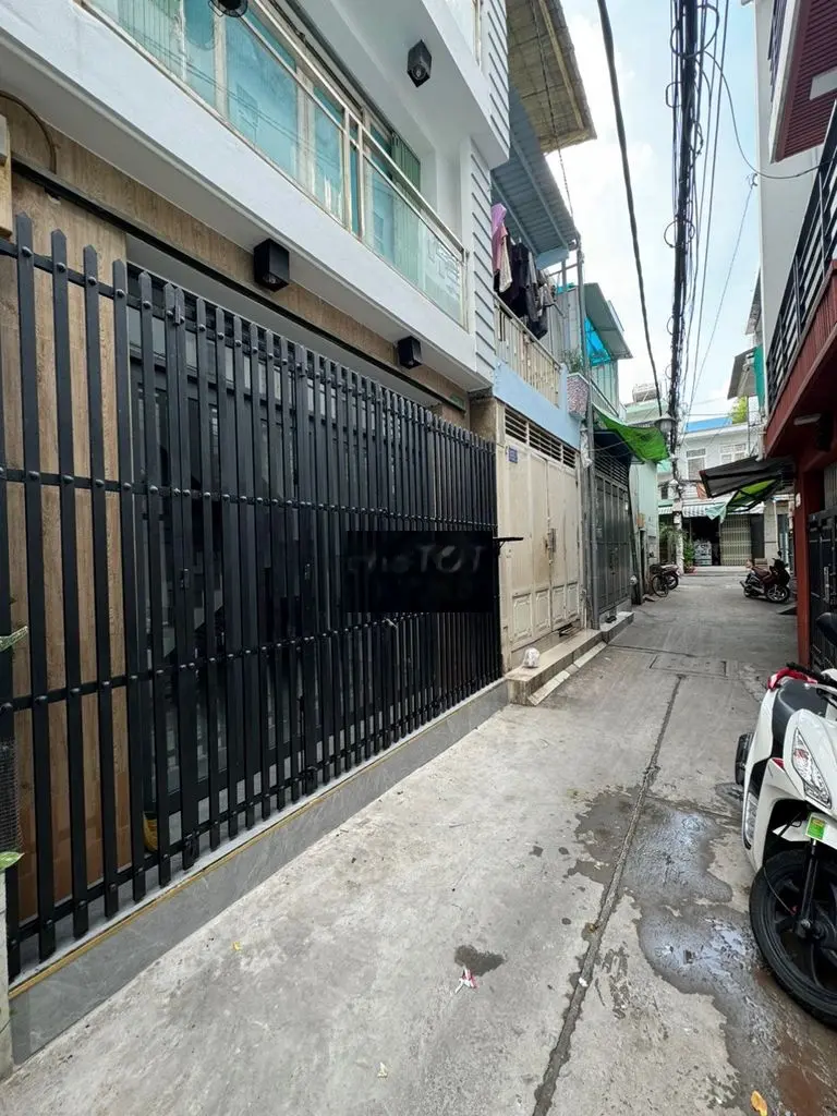 NHÀ HẺM 3 LẦU LẠC LONG QUÂN Q11