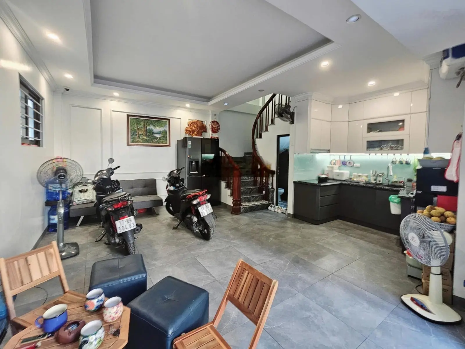 Bán nhà lô góc phố Nguyễn Khang, Yên Hòa, Cầu Giấy DT 40m2 x 6 tầng giá 12,5 tỷ ô tô 7 chỗ vào nhà