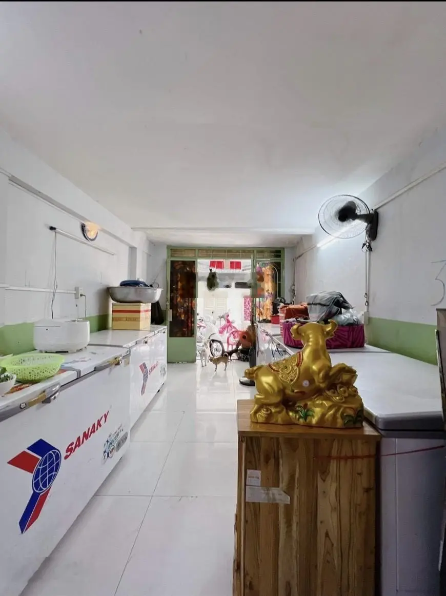 Bán nhà quận 4, 3 Tầng, hẻm 1/ khu dân cư hiện hữu, ngay chợ Xóm Chiếu, đường Đoàn Văn Bơ !