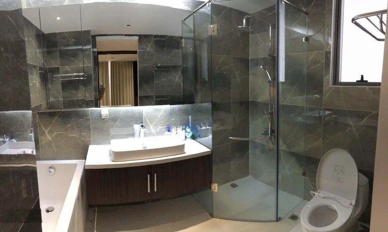 Bán căn hộ 110m2 River Gate quận 4 giá tốt nhất. LH: 0909 024 ***