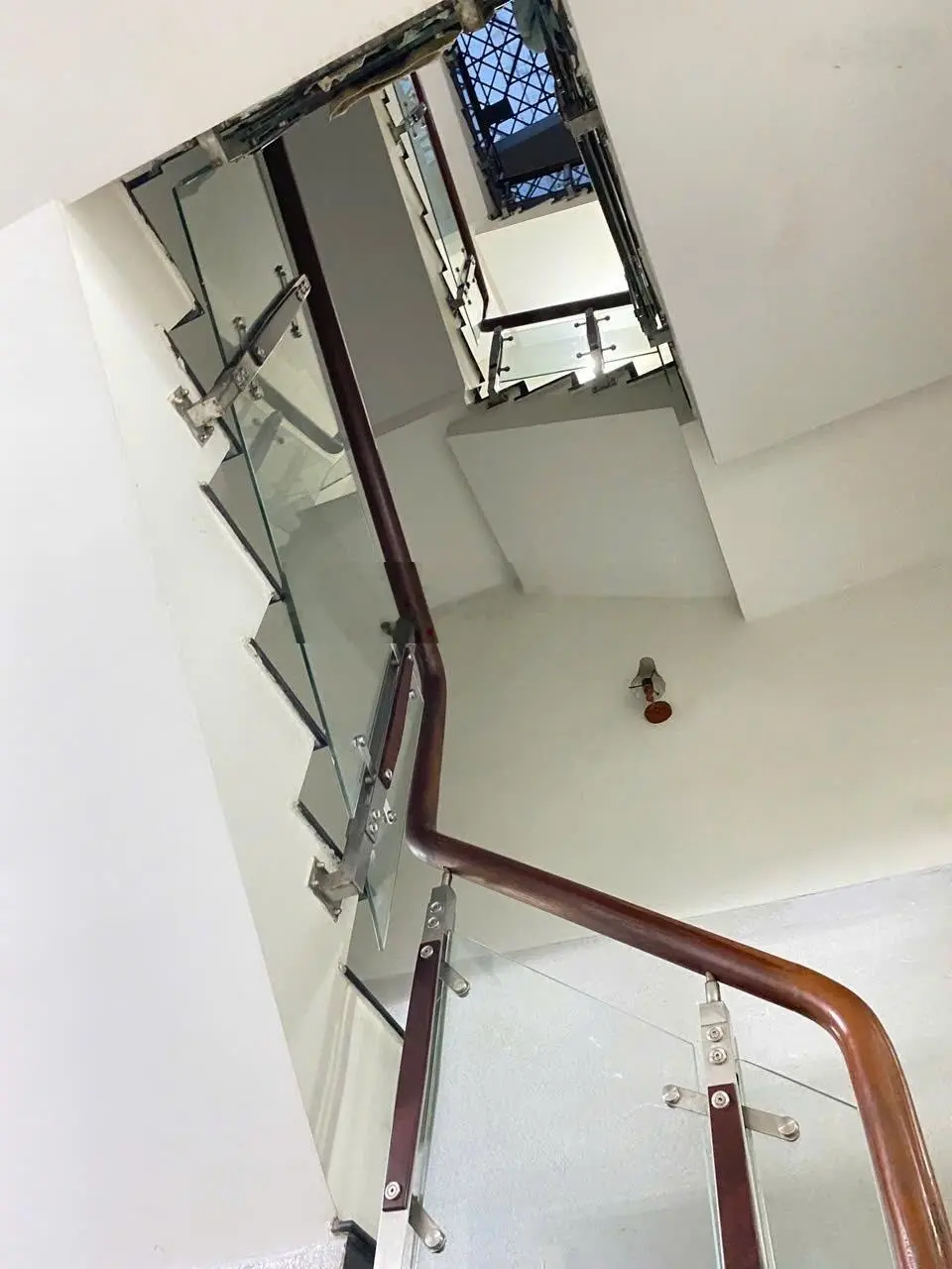 Bán gấp nhà mặt tiền đường kinh doanh Đặng Minh Trứ 4m x 21m, 6 tầng, chỉ 9 tỷ