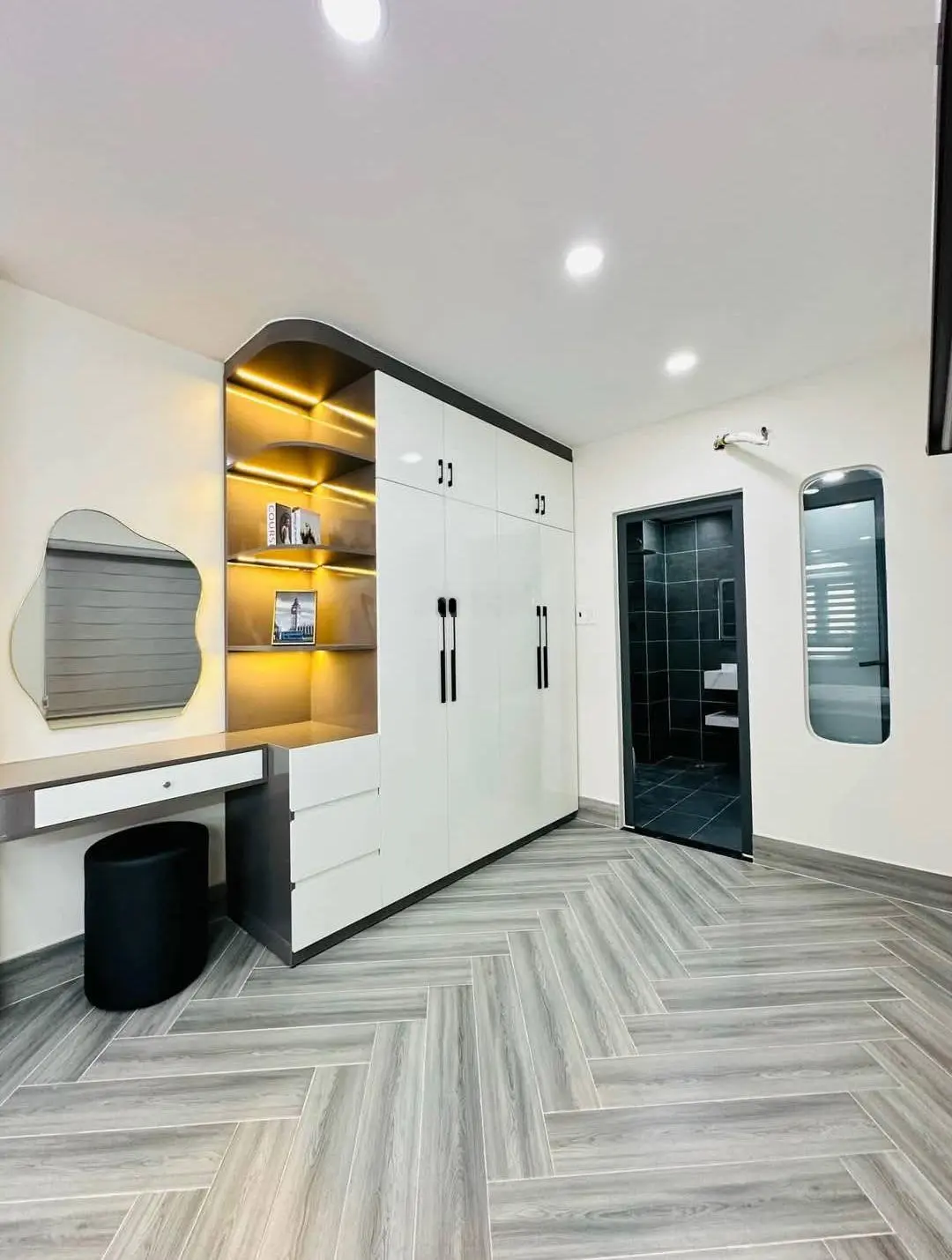 CẦN THANH LÝ GẤP NR GIÁ 3TỶ750 tại Đoàn Văn Bơ, Phường 13, Quận 4, TP.HCM,