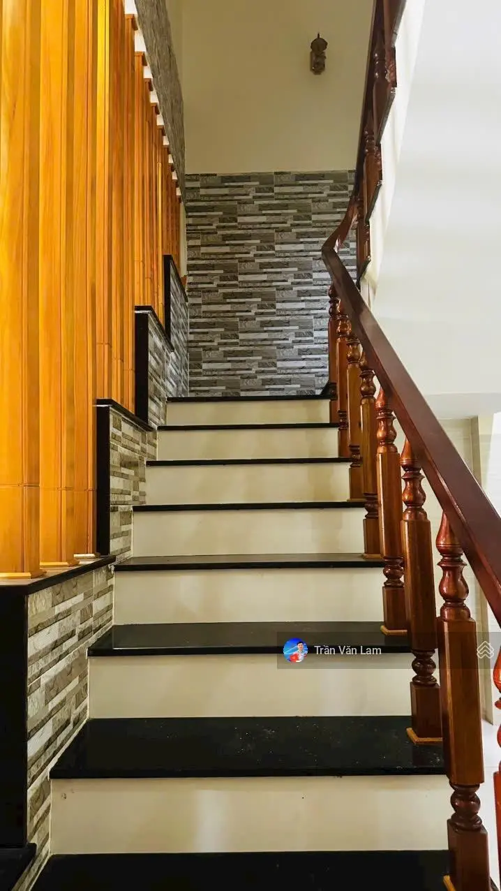 Nhà đẹp 2 tầng 2 mặt tiền Trần Khát Chân, Vĩnh Hòa, Nha Trang
