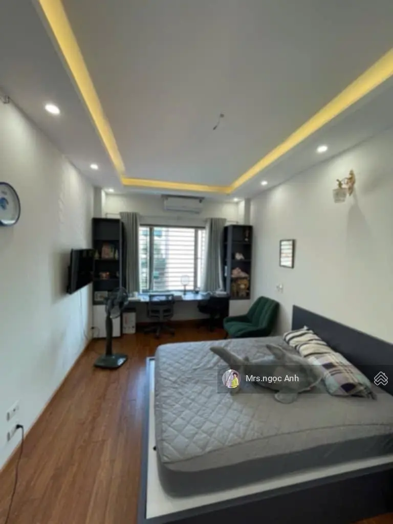 Chính chủ bán gấp nhà 4 tầng DT 33m2, ngõ 211 Bát Khối, nông, gần phố, giá chỉ 5,6 tỷ