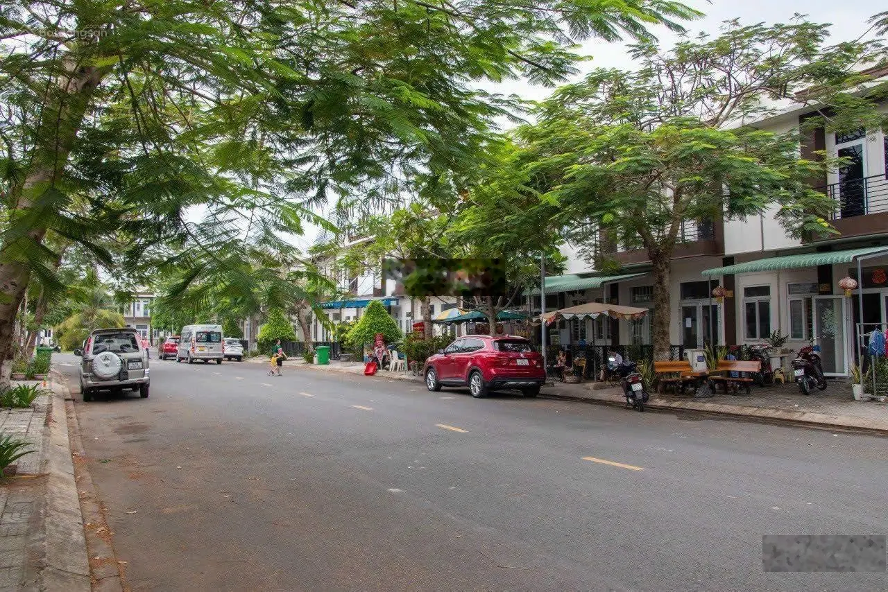 Cần bán căn nhà ngay Khu Đô Thị Trần Anh Riverside. SHR(Đã hoàn công).Bảo vệ an ninh 24/24.