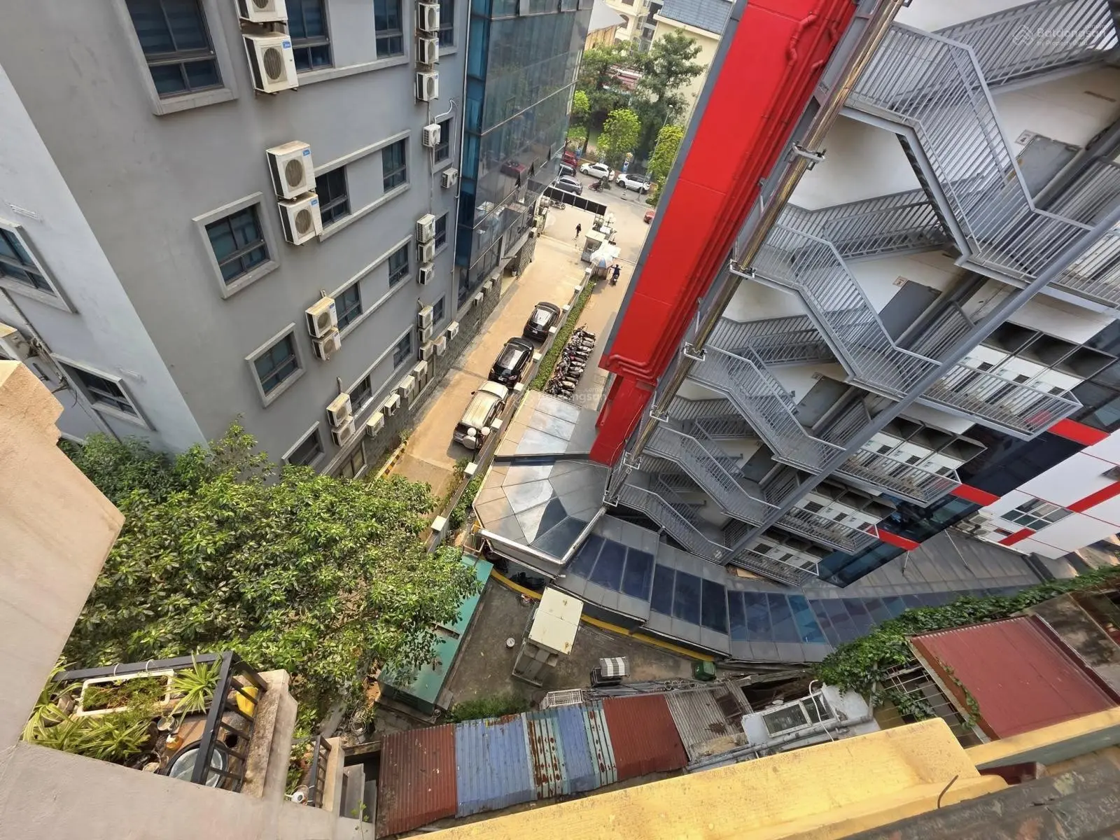 Bán nhà phân lô rẻ nhất Trung Kính, 32 tỷ, 105m2, - ô tô tránh - 2 thoáng trước sau view đẹp