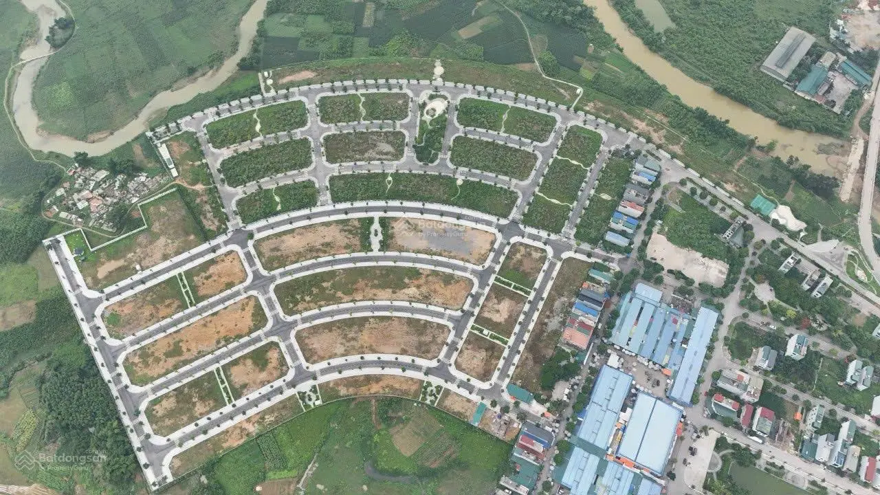 Bán lô đất nền diện tích 267.5m², MT 10.5m tại Phố Chợ Lương Sơn, giá 14.7 tỷ, sổ đỏ riêng