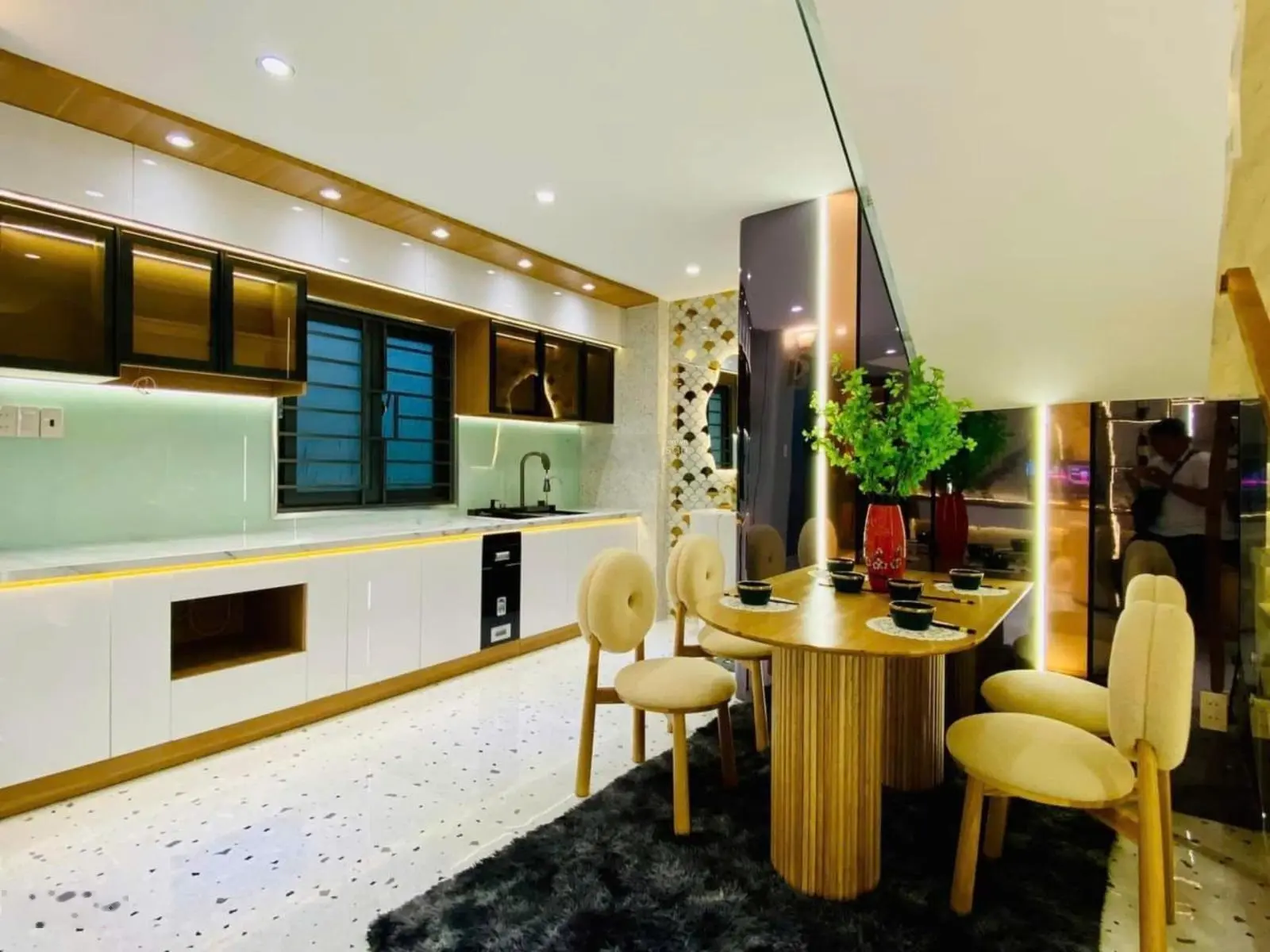 Chủ cần ra gấp căn nhà tâm huyết hẻm đường Đinh Đức Thiện, 80m2, gần chợ bình chánh, Sổ hồng riêng.