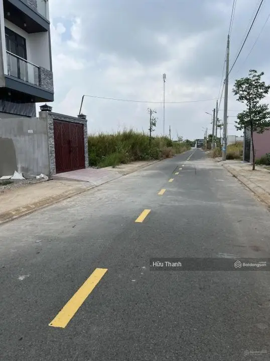 Bán lô đất đẹp 180m2/420tr. MT đường Nguyễn Văn Trung, P8, Bến Tre. Cách CoopMart Bến Tre chỉ 2km