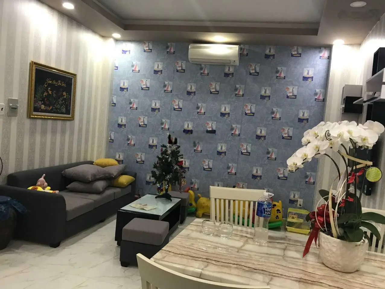 Cần bán nhà gần mặt tiền nội bộ số 7 Thành Thái. DT 5mx6m. Nhà mới 4 tầng. Giá 4.5 tỷ. 0918 966 ***