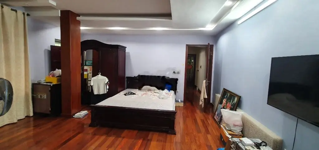 Tôi bán nhà 2 mặt phố Cầu Tó Phùng Hưng 198m2 ôTô tránh vỉa hè lô góc